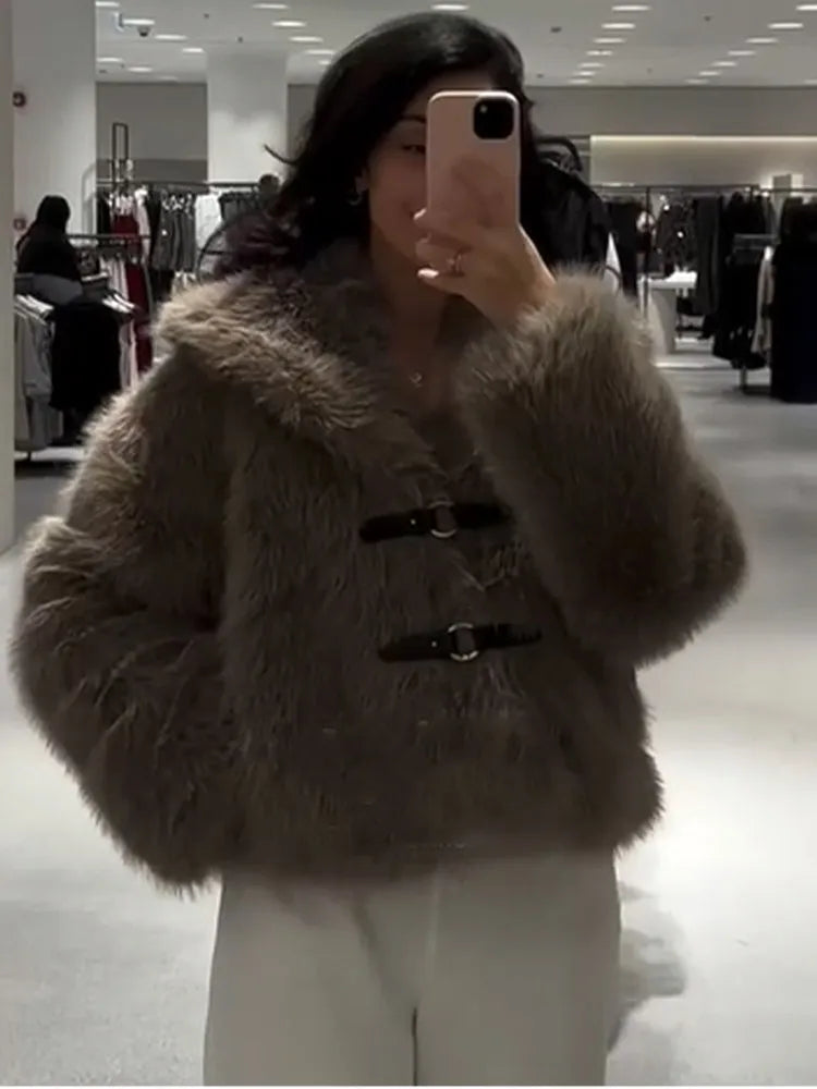 Dames Faux Fur Winterjas – Bruine Kunstbont Jas met PU Riem en Knopen