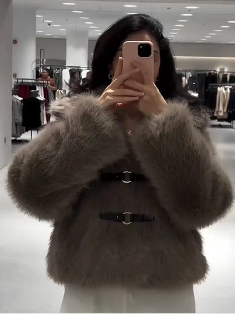 Dames Faux Fur Winterjas – Bruine Kunstbont Jas met PU Riem en Knopen